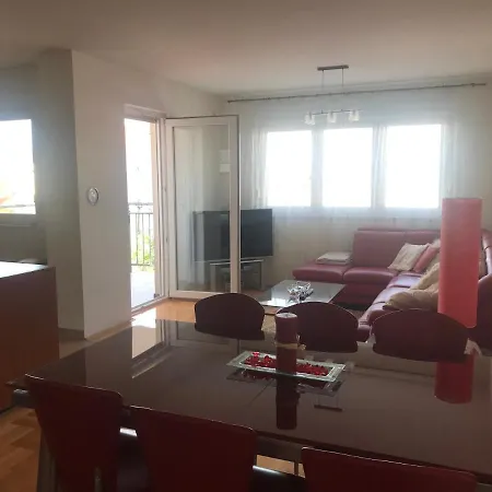 3 Bed